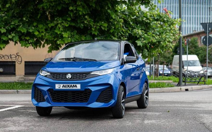 Aixam Coupé GTI bleu, voiture sans permis sportive
